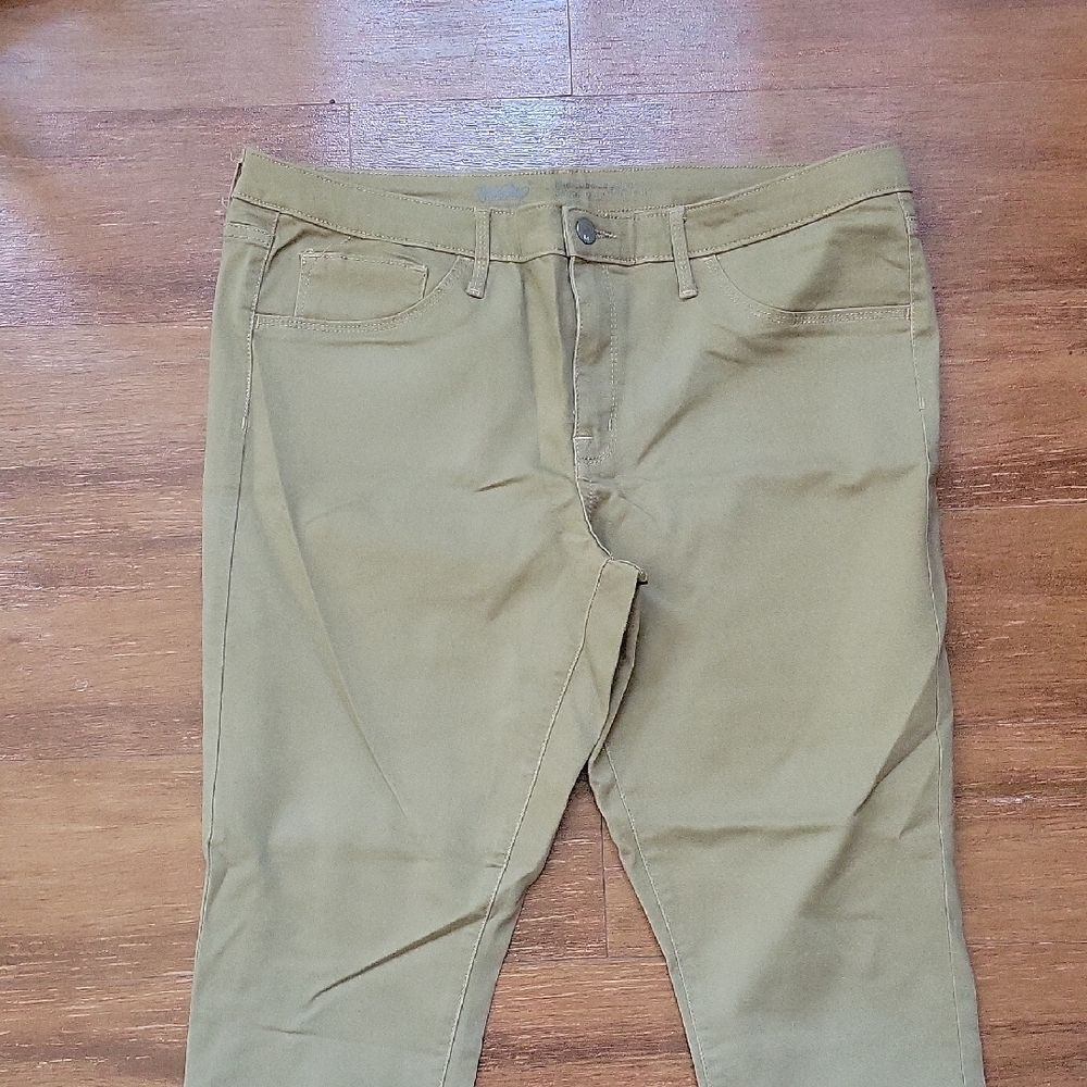 Beige Mid-Rise Jesgging  Jeans